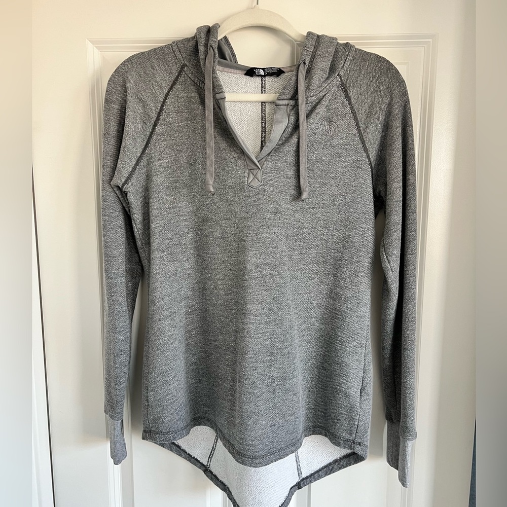 North face women’s long sleeve hooded tee